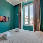 Seven - Via Matteotti 178 Appart hôtel 4*