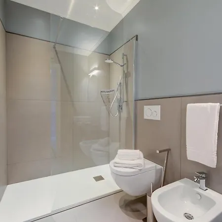 Seven - Via Matteotti 178 Aparthotel *