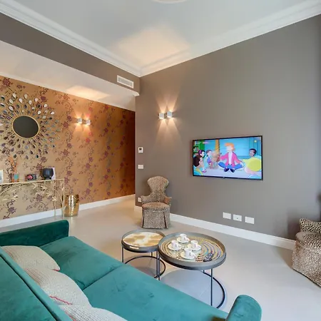 Aparthotel Seven - Via Matteotti 178 *