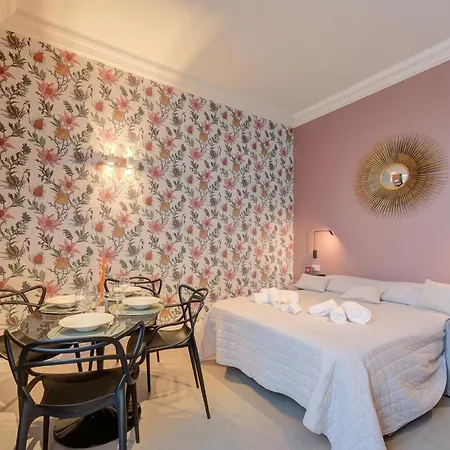 Seven - Via Matteotti 178 公寓式酒店 *