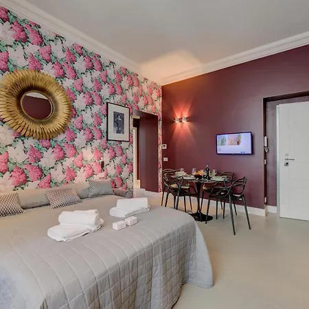 Aparthotel Seven - Via Matteotti 178 Sanremo