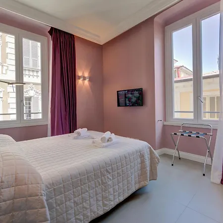 Aparthotel Seven - Via Matteotti 178 Sanremo