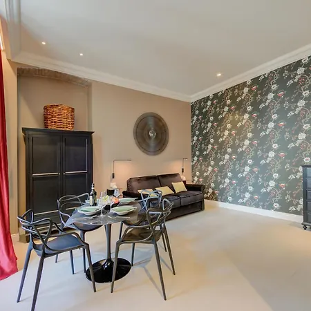 Aparthotel Seven - Via Matteotti 178 *