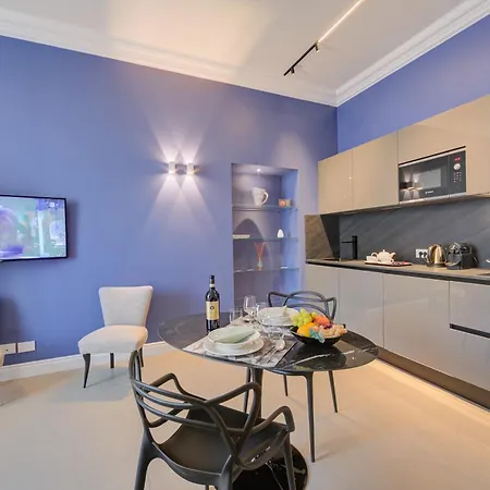 Aparthotel Seven - Via Matteotti 178 Sanremo