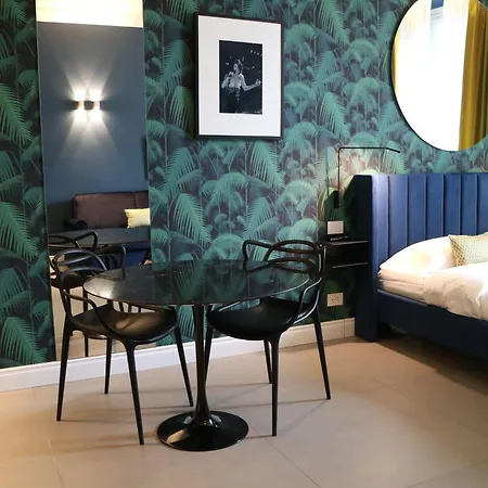 Aparthotel Seven - Via Matteotti 178