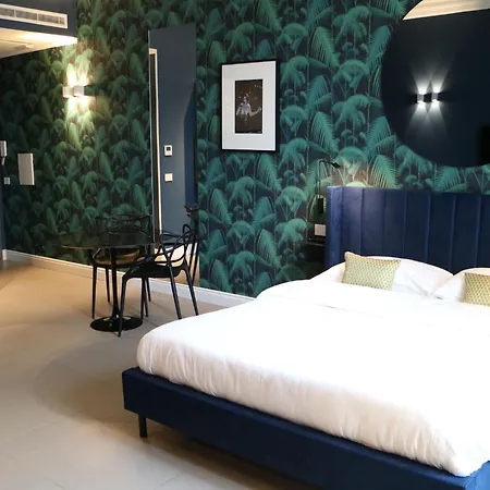 Aparthotel Seven - Via Matteotti 178 Sanremo