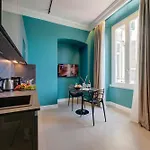 Seven - Via Matteotti 178 アパートホテル