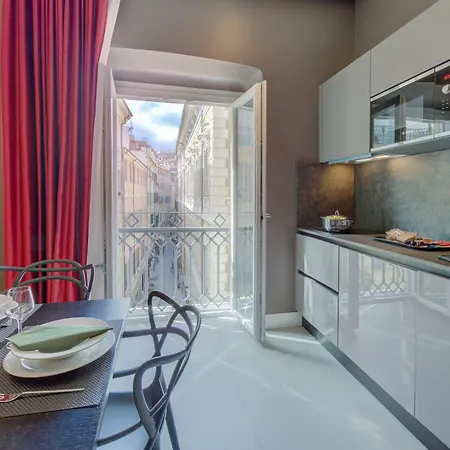 Apartahotel Seven - Via Matteotti 178 4*