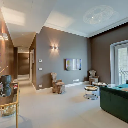 Seven - Via Matteotti 178 4*