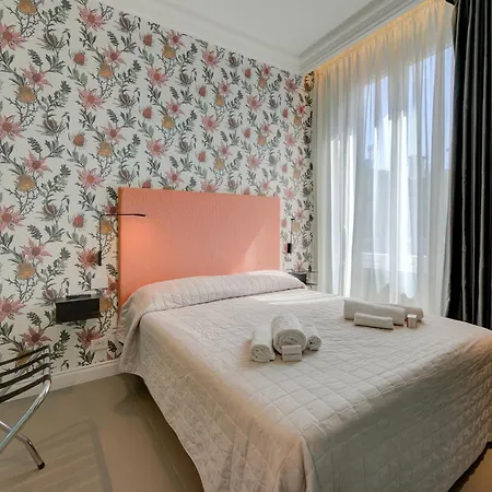 Seven - Via Matteotti 178 4*