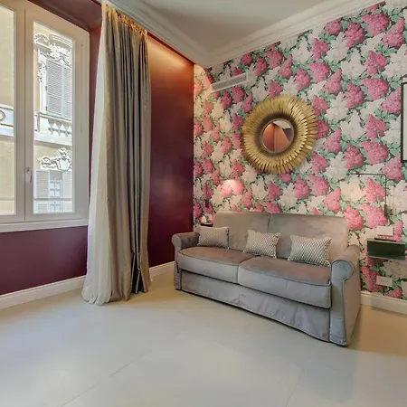 Seven - Via Matteotti 178 Aparthotel 4*