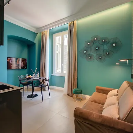 Ξενοδοχείο με διαμερίσματα Seven - Via Matteotti 178 4*