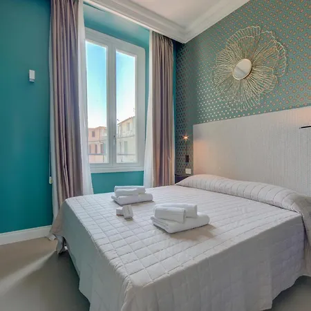 Seven - Via Matteotti 178 4*