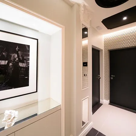 Ξενοδοχείο με διαμερίσματα Seven - Via Matteotti 178