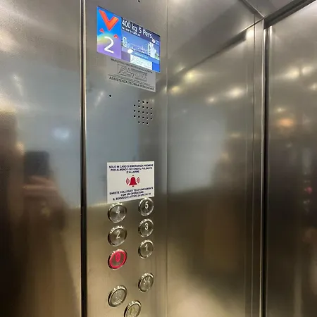 Seven - Via Matteotti 178 アパートホテル サンレモ