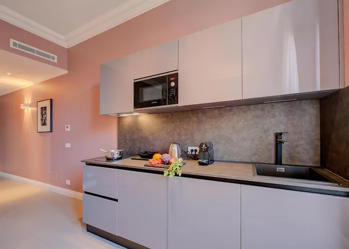 Seven - Via Matteotti 178