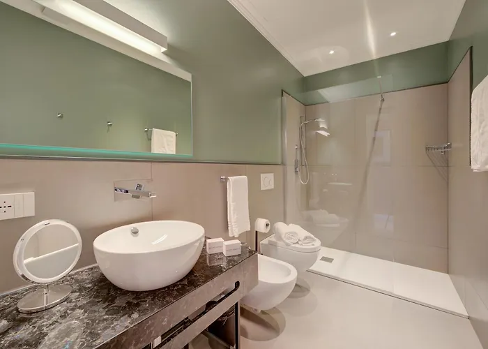 Seven - Via Matteotti 178 4* Sanremo