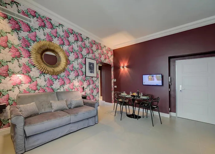 Seven - Via Matteotti 178 Apartmanhotel