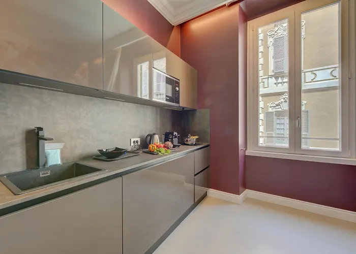 Seven - Via Matteotti 178 Lejlighedshotel 4*