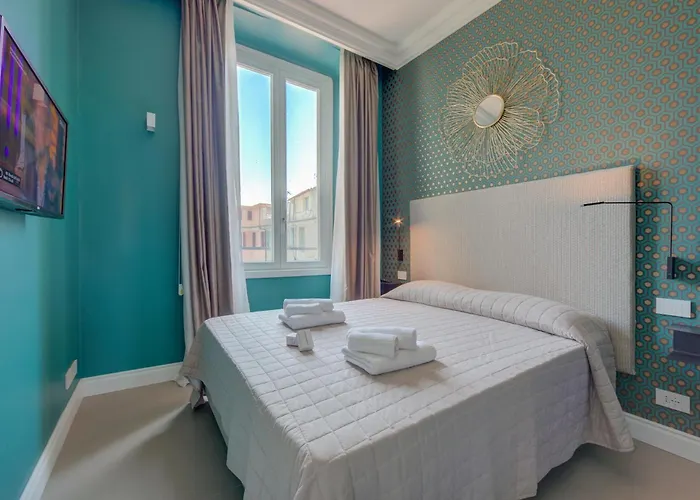 Seven - Via Matteotti 178 4*