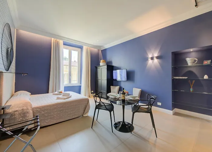 Ξενοδοχείο με διαμερίσματα Seven - Via Matteotti 178 4*