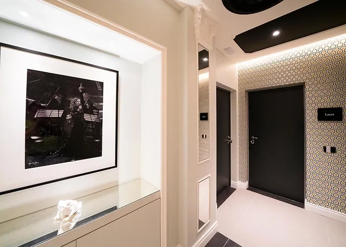 Ξενοδοχείο με διαμερίσματα Seven - Via Matteotti 178